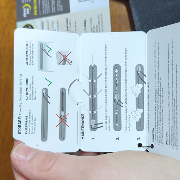 Nite Ize Waterproof Phone Pouch - Picture 5 of 13